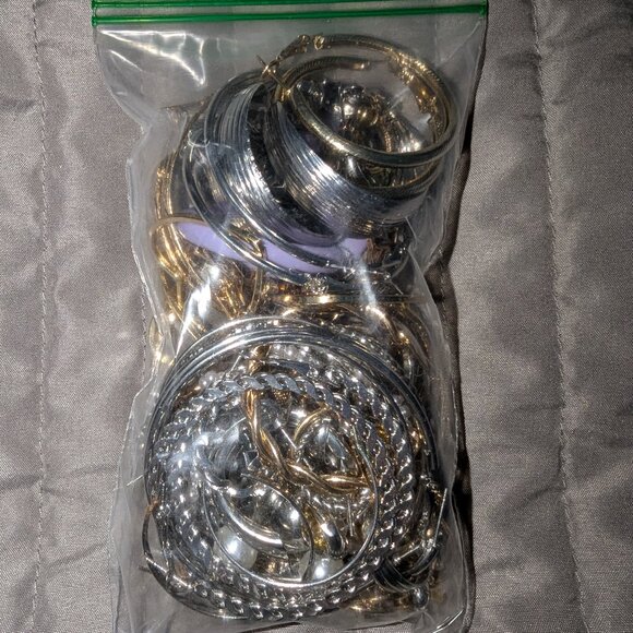 $3 with Bundle ~ Grab Bag Full of Cheap NWOT Hoop Earrings 4359 - Picture 1 of 3